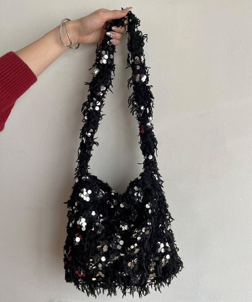 Jewelobe(ジュエローブ)の「フェザー×スパンコールショルダーミニバッグ(ショルダーバッグ・レディース・ブラック/グレー/ベージュ・FREE)」の9枚目の写真