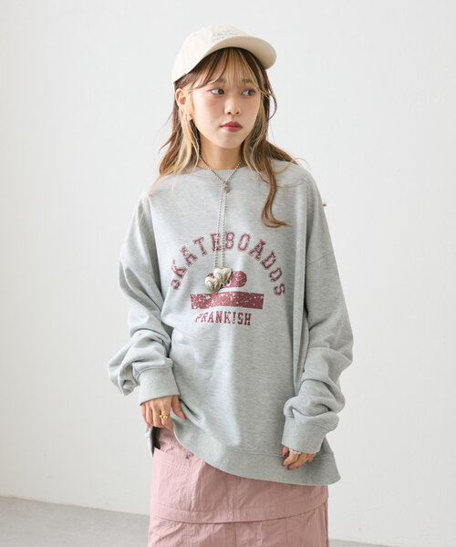 w closet(ダブルクローゼット)の「カレッジロゴBIG裏毛プルオーバー(Tシャツ/カットソー・レディース・ボルドー/ネイビー/グレー・FREE)」の4枚目の写真
