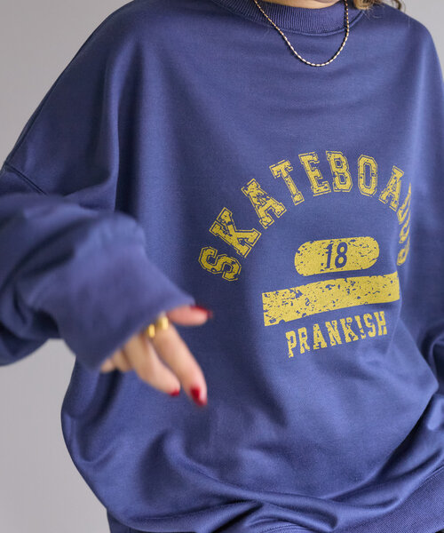 w closet（ダブルクローゼット）の「カレッジロゴBIG裏毛プルオーバー