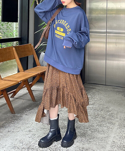 w closet(ダブルクローゼット)の「カレッジロゴBIG裏毛プルオーバー(Tシャツ/カットソー・レディース・ボルドー/ネイビー/グレー・FREE)」の10枚目の写真