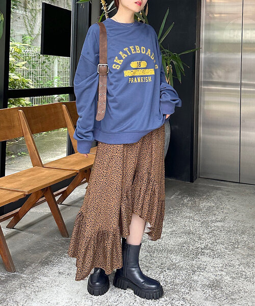 w closet(ダブルクローゼット)の「カレッジロゴBIG裏毛プルオーバー(Tシャツ/カットソー・レディース・ボルドー/ネイビー/グレー・FREE)」の11枚目の写真