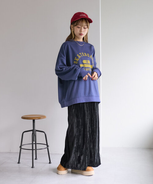 w closet（ダブルクローゼット）の「カレッジロゴBIG裏毛プルオーバー