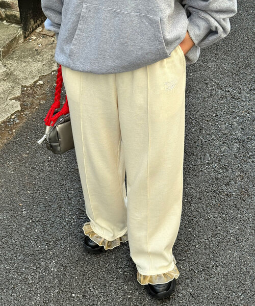 CIAOPANIC（チャオパニック）の「裾チュールワッフルイージーパンツ（その他パンツ・レディース・グレー/アイボリー/ブラック・SMALL/MEDIUM）」の4枚目の写真