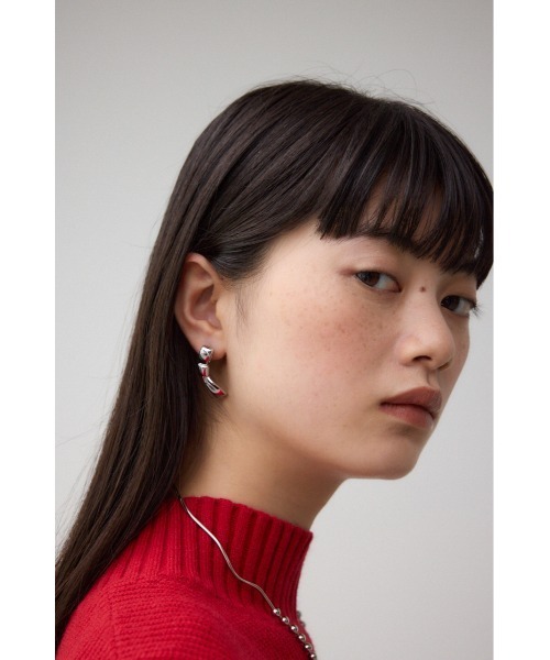 AZUL by moussy（アズールバイマウジー）の「リボンモチーフピアス（ピアス（両耳用）・レディース・ゴールド系その他/シルバー・FREE）」の3枚目の写真