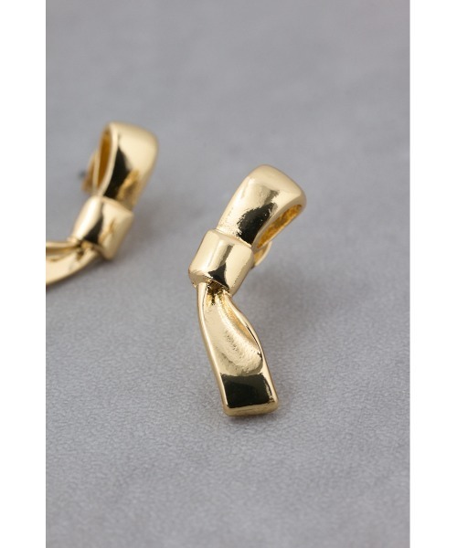 AZUL by moussy（アズールバイマウジー）の「リボンモチーフピアス（ピアス（両耳用）・レディース・ゴールド系その他/シルバー・FREE）」の9枚目の写真