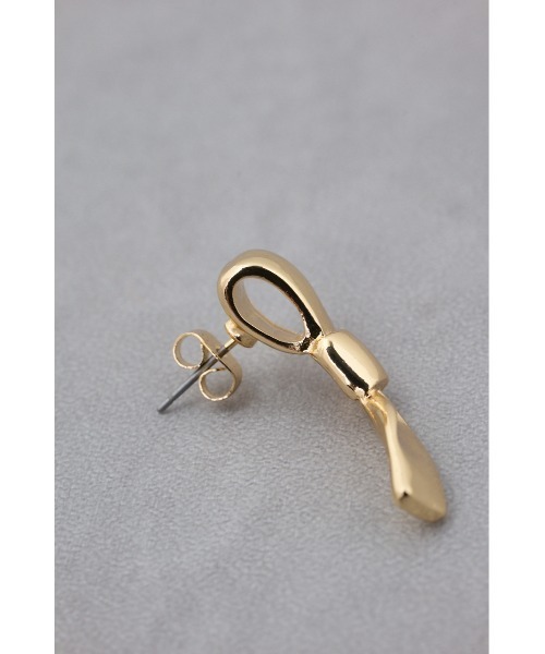 AZUL by moussy（アズールバイマウジー）の「リボンモチーフピアス（ピアス（両耳用）・レディース・ゴールド系その他/シルバー・FREE）」の10枚目の写真