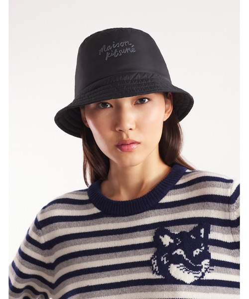 Maison Kitsune(メゾンキツネ)の「PUFFER BUCKET HAT(ハット・メンズ・ブラック/レッド系その他・XS/S/M/L)」の6枚目の写真