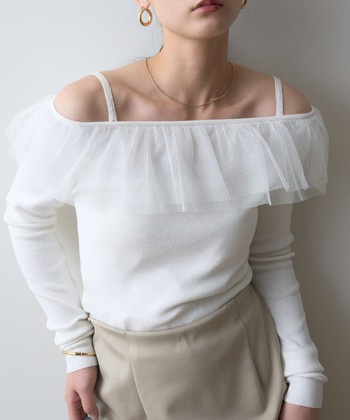 EMMA ROUGE VIF(エマルージュヴィフ)の「【一部店舗限定】オフショルチュールリブプルオーバー(ニット/セーター・レディース・ホワイト系その他/ブラック/オフホワイト・フリー)」の2枚目の写真