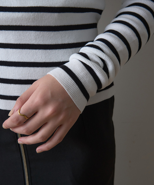 EMMA ROUGE VIF(エマルージュヴィフ)の「【一部店舗限定】オフショルチュールリブプルオーバー(ニット/セーター・レディース・ホワイト系その他/ブラック/オフホワイト・フリー)」の5枚目の写真