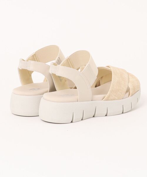 Piedi Nudi（ピエディヌーディ）の「NEW YORK STARS BOBSON 甲クロスベルト ゴムストラップサンダル（サンダル・レディース・ベージュ/ブルー/ブラック・S/M/L/LL）」の4枚目の写真