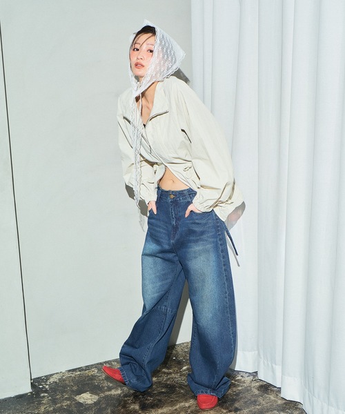 MUHET（ミュエータ）の「belted curve denim pants / ベルト付きカーブデニムパンツ（デニムパンツ・レディース・ライトインディゴブルー/インディゴブルー/ブラック/ブルー系その他・LARGE/MEDIUM/SMALL）」の11枚目の写真