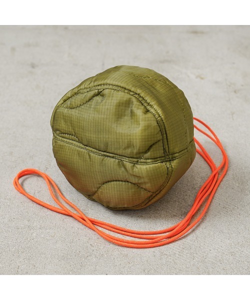 WAIPER.inc（ワイパーインク）の「WAIPER.inc 実物 米軍 M-65 フィールドジャケット用ライナー リメイク エフェクツバッグ LONG CORD（ショルダーバッグ・メンズ・オリーブ系・ONE SIZE）」の8枚目の写真