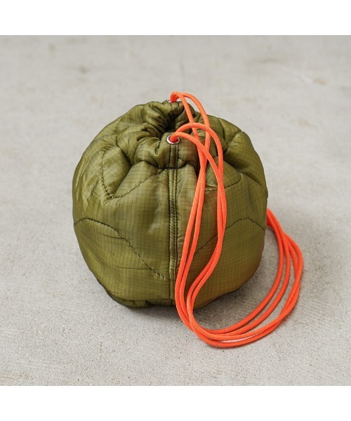 WAIPER.inc（ワイパーインク）の「WAIPER.inc 実物 米軍 M-65 フィールドジャケット用ライナー リメイク エフェクツバッグ LONG CORD（ショルダーバッグ・メンズ・オリーブ系・ONE SIZE）」の9枚目の写真