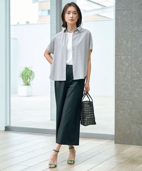J.PRESS(ジェイプレス)の「【WEB限定カラーあり・洗える】FINE SLEEVELESS ニット タンクトップ(タンクトップ・レディース・ホワイト系/ゴールド系/ブラック系/シルバー系・T13/T15)」の6枚目の写真