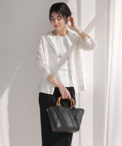 J.PRESS(ジェイプレス)の「【WEB限定カラーあり・洗える】FINE SLEEVELESS ニット タンクトップ(タンクトップ・レディース・ホワイト系/ゴールド系/ブラック系/シルバー系・T13/T15)」の10枚目の写真
