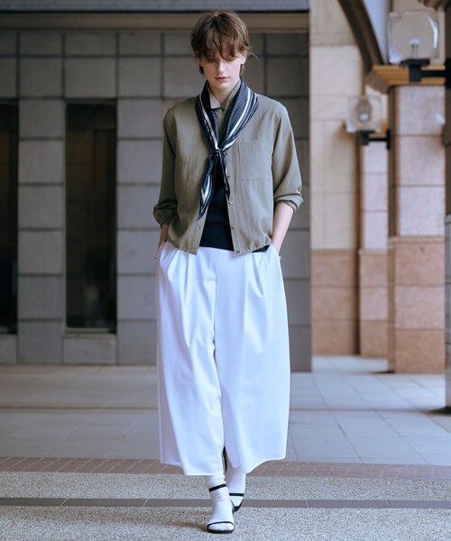 J.PRESS(ジェイプレス)の「【WEB限定カラーあり・洗える】FINE SLEEVELESS ニット タンクトップ(タンクトップ・レディース・ホワイト系/ゴールド系/ブラック系/シルバー系・T13/T15)」の22枚目の写真