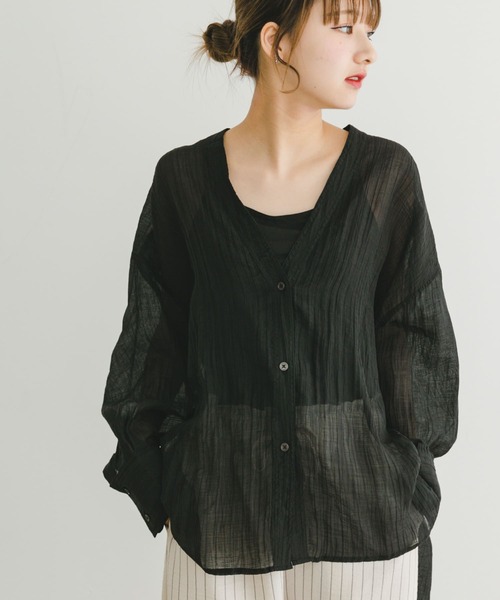 ITEMS URBANRESEARCH（アイテムズ アーバンリサーチ）の「Vネックシアーブラウス（シャツ/ブラウス・レディース・オフホワイト/ブラック/ミント・FREE）」の2枚目の写真