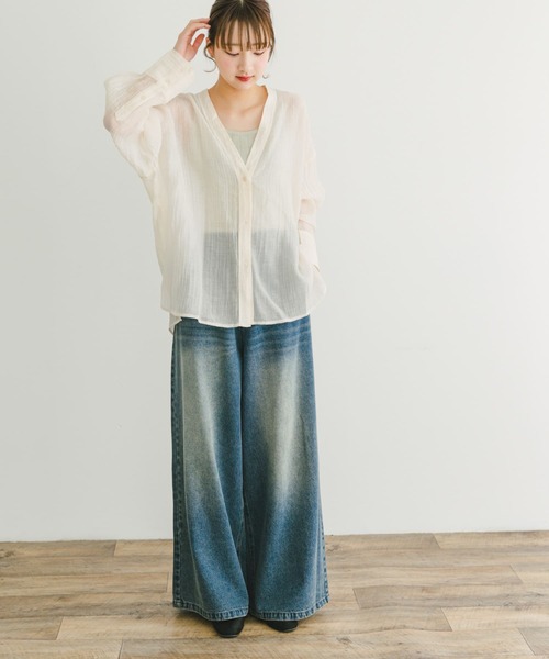ITEMS URBANRESEARCH（アイテムズ アーバンリサーチ）の「Vネックシアーブラウス（シャツ/ブラウス・レディース・オフホワイト/ブラック/ミント・FREE）」の8枚目の写真
