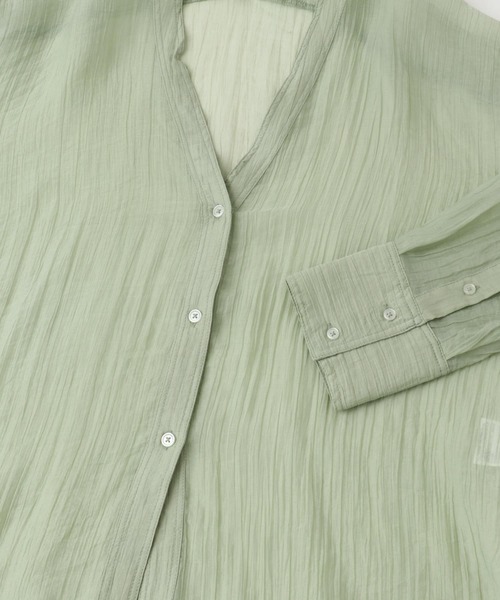 ITEMS URBANRESEARCH（アイテムズ アーバンリサーチ）の「Vネックシアーブラウス（シャツ/ブラウス・レディース・オフホワイト/ブラック/ミント・FREE）」の22枚目の写真