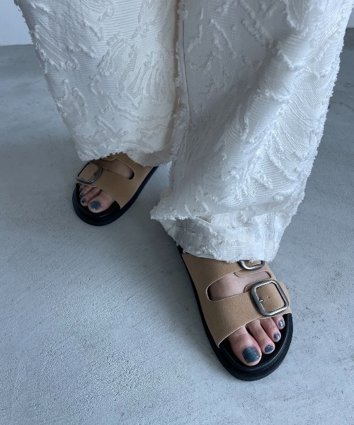 AIC.（エーアイシー）の「ダブルベルトボリュームサンダル（サンダル・レディース・ブラック/ベージュ・SMALL/MEDIUM/LARGE）」の9枚目の写真