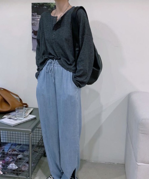 maison de LATIR(メゾンドラティール)の「半袖/長袖展開 立体感サーマル レイヤードヘンリーネック薄手トップス シンプルカットソー(Tシャツ/カットソー・レディース・ホワイト/ブラック/グレー/ブラック系1/グレー系1/ホワイト系1・M/L/XL)」の8枚目の写真
