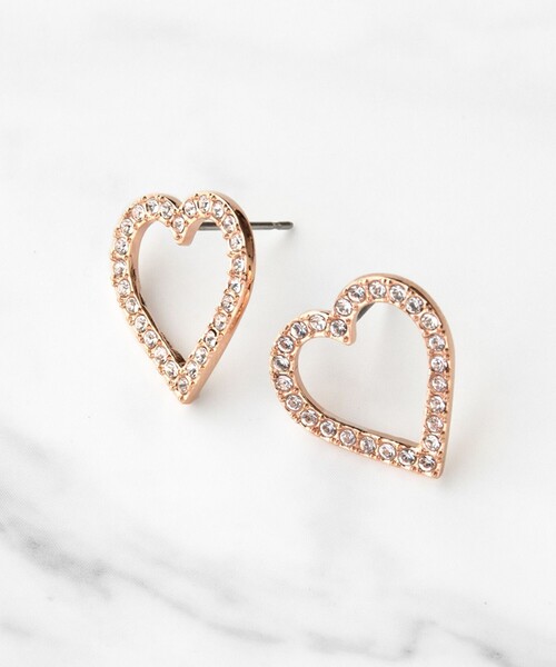 TOCCA（トッカ）の「WISH IN HEART PIERCED EARRINGS ピアス（ピアス（両耳用）・レディース・シルバー系/ローズ系/ゴールド系・F）」の5枚目の写真