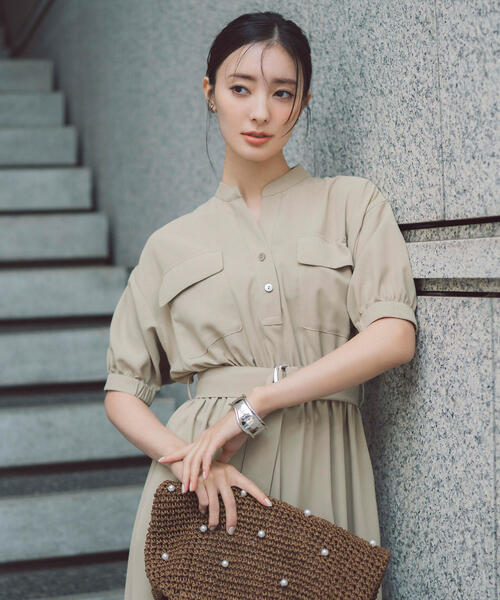 NATURAL BEAUTY BASIC（ナチュラルビューティーベーシック）の「◇ダブルポケットフォルムワンピース（ワンピース・レディース・チャコールグレー/ライトグリーン/ベージュ・SMALL/MEDIUM/P/S）」の3枚目の写真