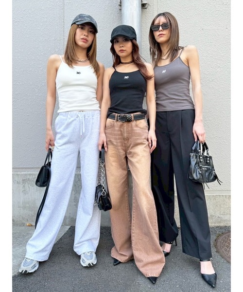 EGOIST（エゴイスト）の「ロゴ刺繍キャミトップ（キャミソール・レディース・ブラック/ダークグレー/ホワイト・FREE）」の6枚目の写真