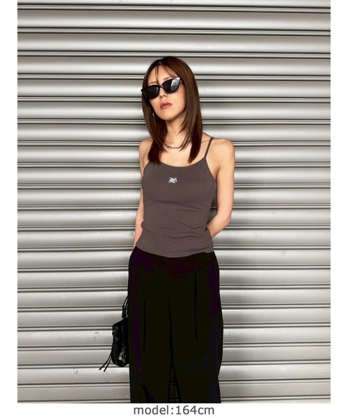 EGOIST（エゴイスト）の「ロゴ刺繍キャミトップ（キャミソール・レディース・ブラック/ダークグレー/ホワイト・FREE）」の14枚目の写真