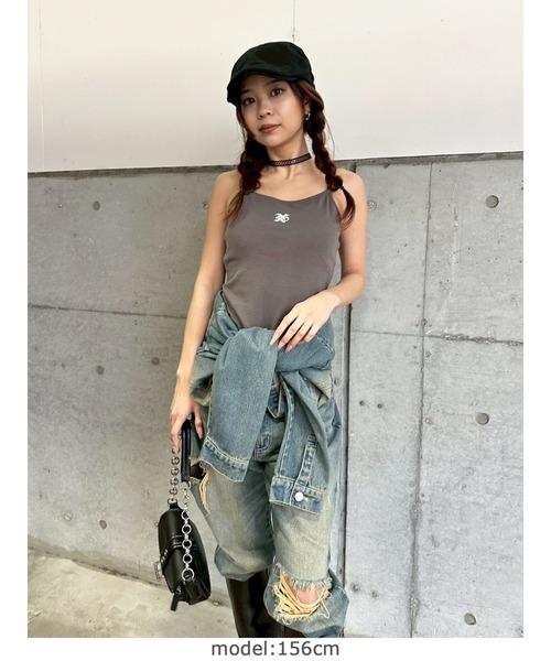 EGOIST（エゴイスト）の「ロゴ刺繍キャミトップ（キャミソール・レディース・ブラック/ダークグレー/ホワイト・FREE）」の16枚目の写真