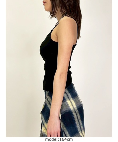 EGOIST（エゴイスト）の「ロゴ刺繍キャミトップ（キャミソール・レディース・ブラック/ダークグレー/ホワイト・FREE）」の18枚目の写真