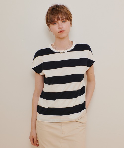 allureville(アルアバイル)の「ワイドボーダープルオーバー(Tシャツ/カットソー・レディース・オフホワイト/ブラック系その他/ホワイト系その他・2)」の2枚目の写真