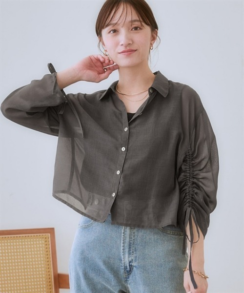 nissen(ニッセン)の「袖ドロストクロップド丈シアーシャツ(シャツ/ブラウス・レディース・チャコールグレー/オフホワイト/イエロー・LL/S/M/L)」の1枚目の写真
