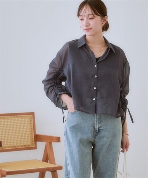 nissen(ニッセン)の「袖ドロストクロップド丈シアーシャツ(シャツ/ブラウス・レディース・チャコールグレー/オフホワイト/イエロー・LL/S/M/L)」の6枚目の写真