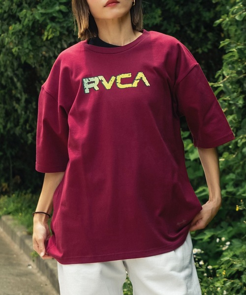 RVCA(ルーカ)の「RVCA メンズ STONE WASH SS Tシャツ 【2025年夏モデル】/ルーカバックプリント半袖ロゴTシャツ(Tシャツ/カットソー・メンズ・ブルー系その他/バーガンディー/ホワイト/ブラック・SMALL/LARGE/X-LARGE/MEDIUM)」の4枚目の写真