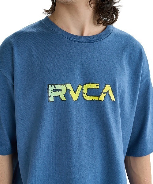 RVCA(ルーカ)の「RVCA メンズ STONE WASH SS Tシャツ 【2025年夏モデル】/ルーカバックプリント半袖ロゴTシャツ(Tシャツ/カットソー・メンズ・ブルー系その他/バーガンディー/ホワイト/ブラック・SMALL/LARGE/X-LARGE/MEDIUM)」の17枚目の写真