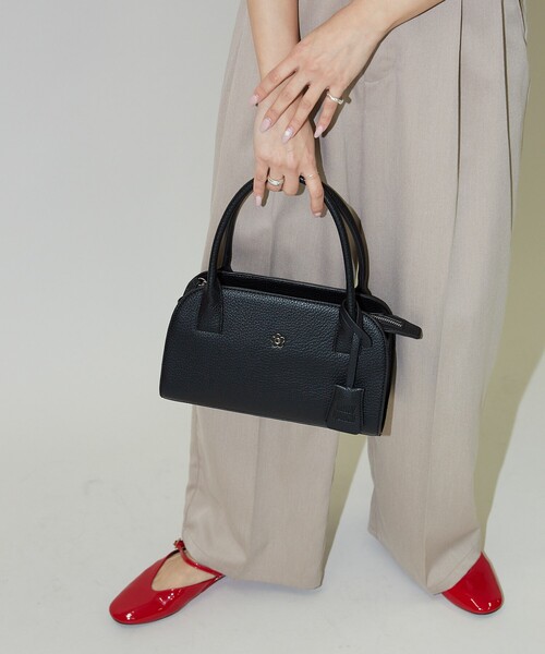 PUBLUX（パブリュクス）の「MARY QUANT × PUBLUX/マリークワント ワンポイント レザレット ハンドルバッグ　限定展開（ハンドバッグ・レディース・ブラウン/ブラック・ONE SIZE）」の4枚目の写真