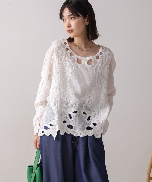 Bou Jeloud(ブージュルード)の「エンブロイダリーブラウス(シャツ/ブラウス・レディース・ホワイト/チャコールグレー/イエロー・38)」の22枚目の写真