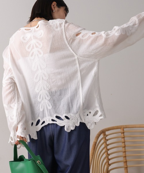 Bou Jeloud(ブージュルード)の「エンブロイダリーブラウス(シャツ/ブラウス・レディース・ホワイト/チャコールグレー/イエロー・38)」の20枚目の写真