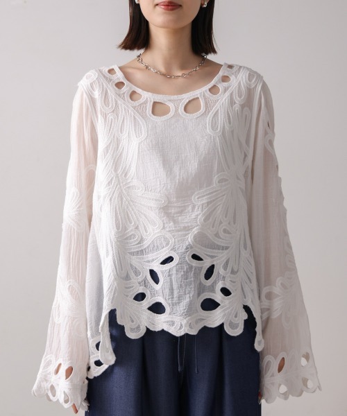 Bou Jeloud(ブージュルード)の「エンブロイダリーブラウス(シャツ/ブラウス・レディース・ホワイト/チャコールグレー/イエロー・38)」の19枚目の写真