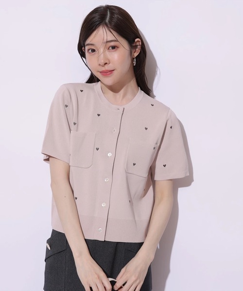 Apuweiser-riche（アプワイザーリッシェ）の「ハート刺繍カラーカーデ（ニット/セーター・レディース・ピンクベージュ・2）」の3枚目の写真