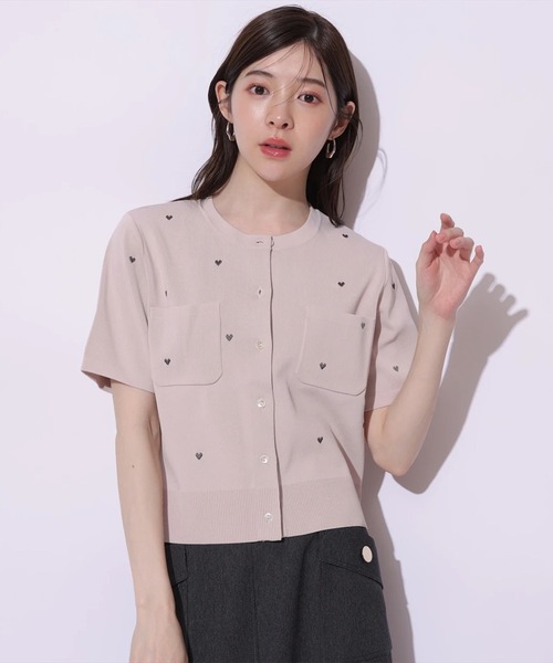 Apuweiser-riche（アプワイザーリッシェ）の「ハート刺繍カラーカーデ（ニット/セーター・レディース・ピンクベージュ・2）」の4枚目の写真