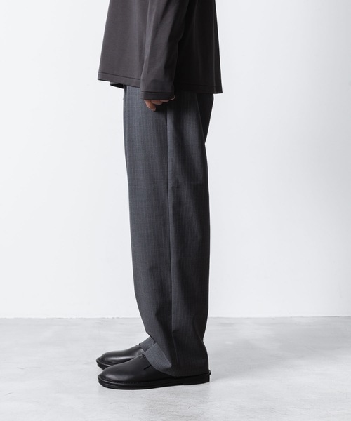 ATTACHMENT(アタッチメント)の「T/W/SI ストレッチギャバジン 1タック イージートラウザーズ / T/W/SI STRETCH GABARDINE 1TUCK EASY TROUSERS(スラックス・メンズ・グレー系/ブラック系/ブラック/ダークネイビー・3/2/1)」の10枚目の写真