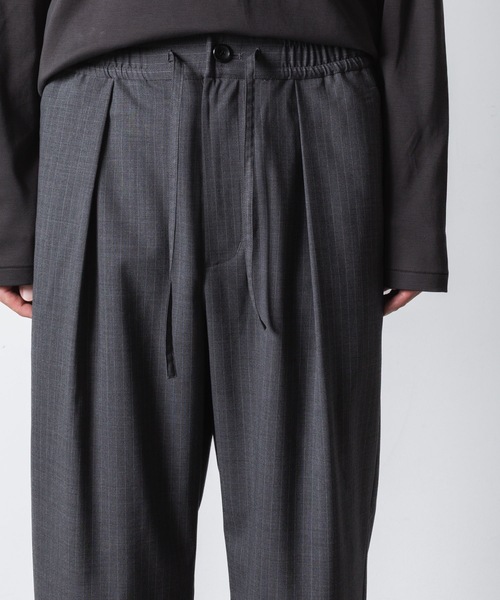 ATTACHMENT(アタッチメント)の「T/W/SI ストレッチギャバジン 1タック イージートラウザーズ / T/W/SI STRETCH GABARDINE 1TUCK EASY TROUSERS(スラックス・メンズ・グレー系/ブラック系/ブラック/ダークネイビー・3/2/1)」の12枚目の写真
