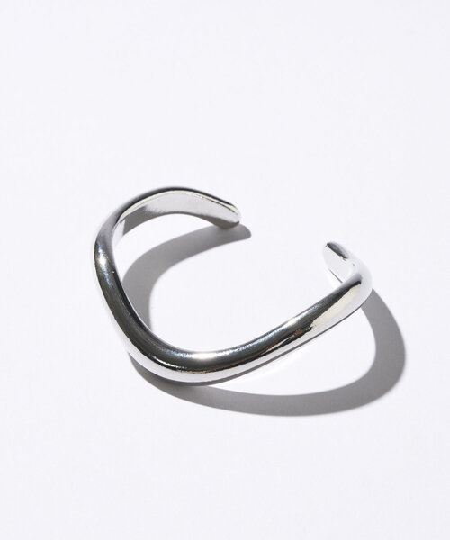 un dix cors(アンディコール)の「ニュアンスウエーブメタルバングル(バングル/リストバンド・レディース・ゴールド/シルバー・FREE)」の3枚目の写真