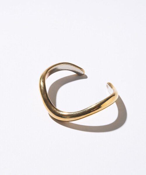 un dix cors(アンディコール)の「ニュアンスウエーブメタルバングル(バングル/リストバンド・レディース・ゴールド/シルバー・FREE)」の7枚目の写真