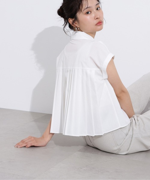 N.(N. Natural Beauty Basic)(エヌエヌナチュラルビューティーベーシック)の「バックプリーツクロップドシャツ(シャツ/ブラウス・レディース・ライトグリーン/オフホワイト/ブルー・MEDIUM)」の2枚目の写真