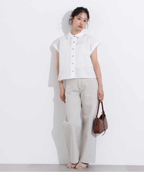 N.(N. Natural Beauty Basic)(エヌエヌナチュラルビューティーベーシック)の「バックプリーツクロップドシャツ(シャツ/ブラウス・レディース・ライトグリーン/オフホワイト/ブルー・MEDIUM)」の5枚目の写真