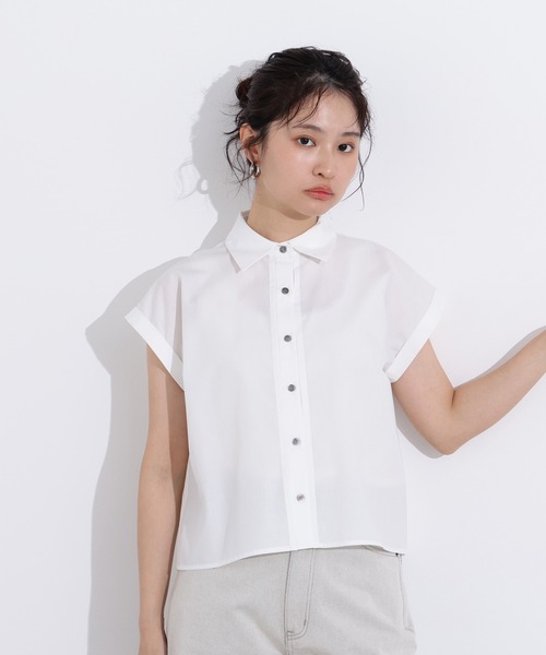 N.(N. Natural Beauty Basic)(エヌエヌナチュラルビューティーベーシック)の「バックプリーツクロップドシャツ(シャツ/ブラウス・レディース・ライトグリーン/オフホワイト/ブルー・MEDIUM)」の9枚目の写真