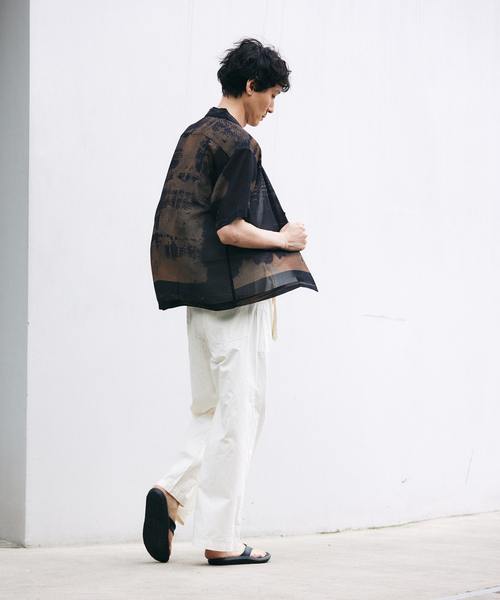 JOURNAL STANDARD(ジャーナルスタンダード)の「ライト ウィロー モダニズム 半袖 シャツ(シャツ/ブラウス・メンズ・ネイビー/ブラウン/ホワイト×ホワイト/その他/ブラック系その他・MEDIUM/LARGE)」の17枚目の写真
